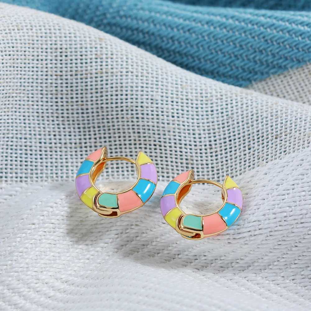 Cute Enamel Colorful Block Huggies Earrings for Women Rainbow Color Gold Plated Round Circle Ear Buckles Tiny Piercing Earrings Y250510
