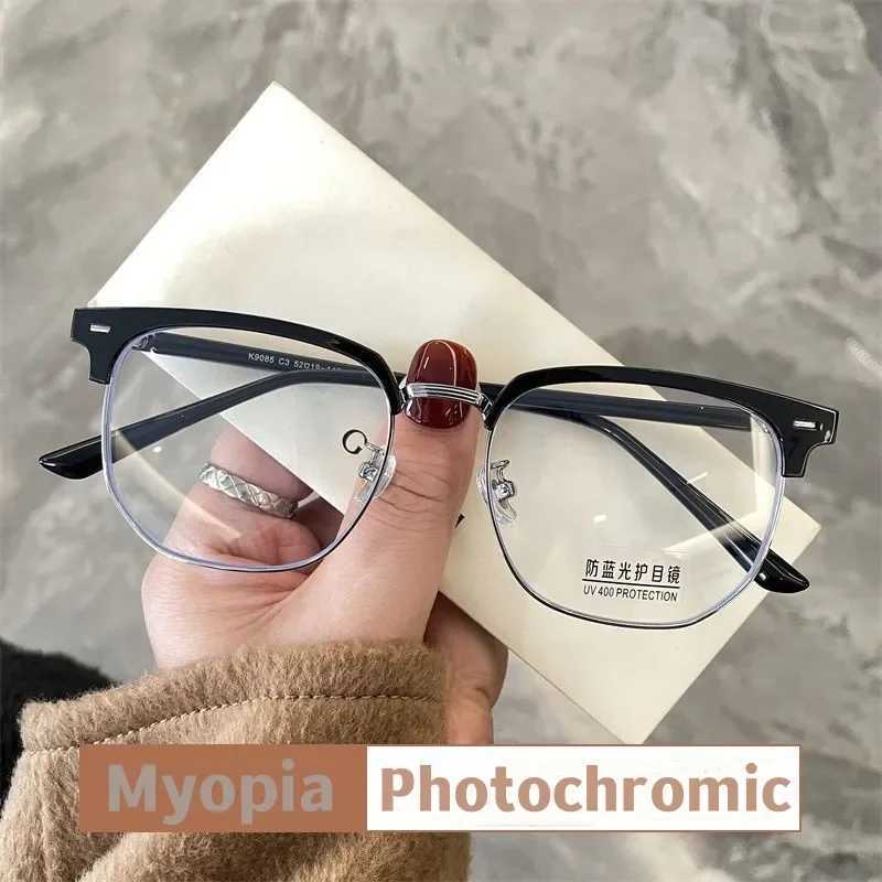 Fashionable Photochromic Glasses Men Women Oversized Myopia Eyeglasses Outdoor Color Changing Short-sighted Eyewear Diopters W250513