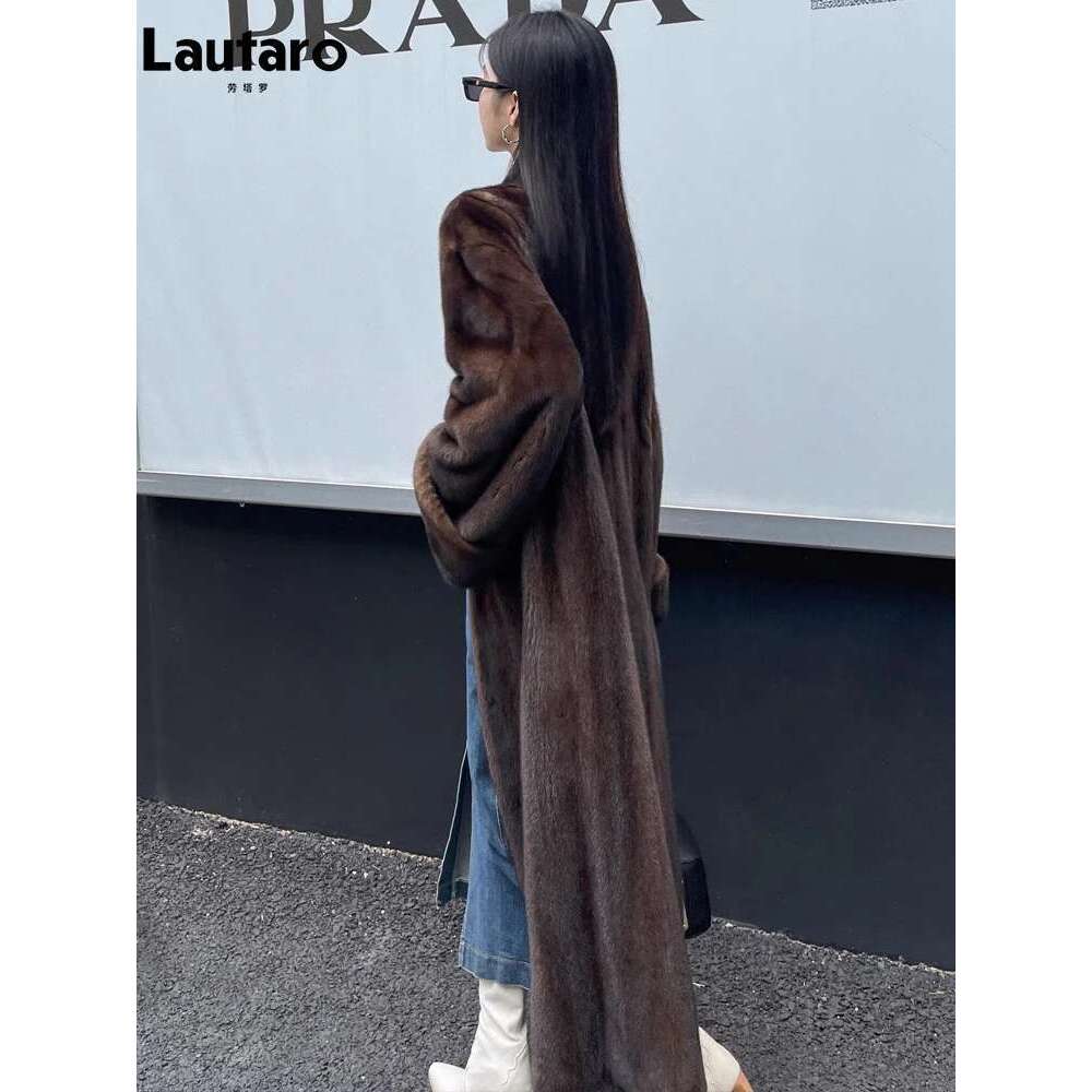 Lautaro Winter Long Vintage Elegant Chic Thick Warm Soft Brown Fluffy Faux Mink Fur Coat Women V Neck Furry Overcoat 2023 Designer Designer