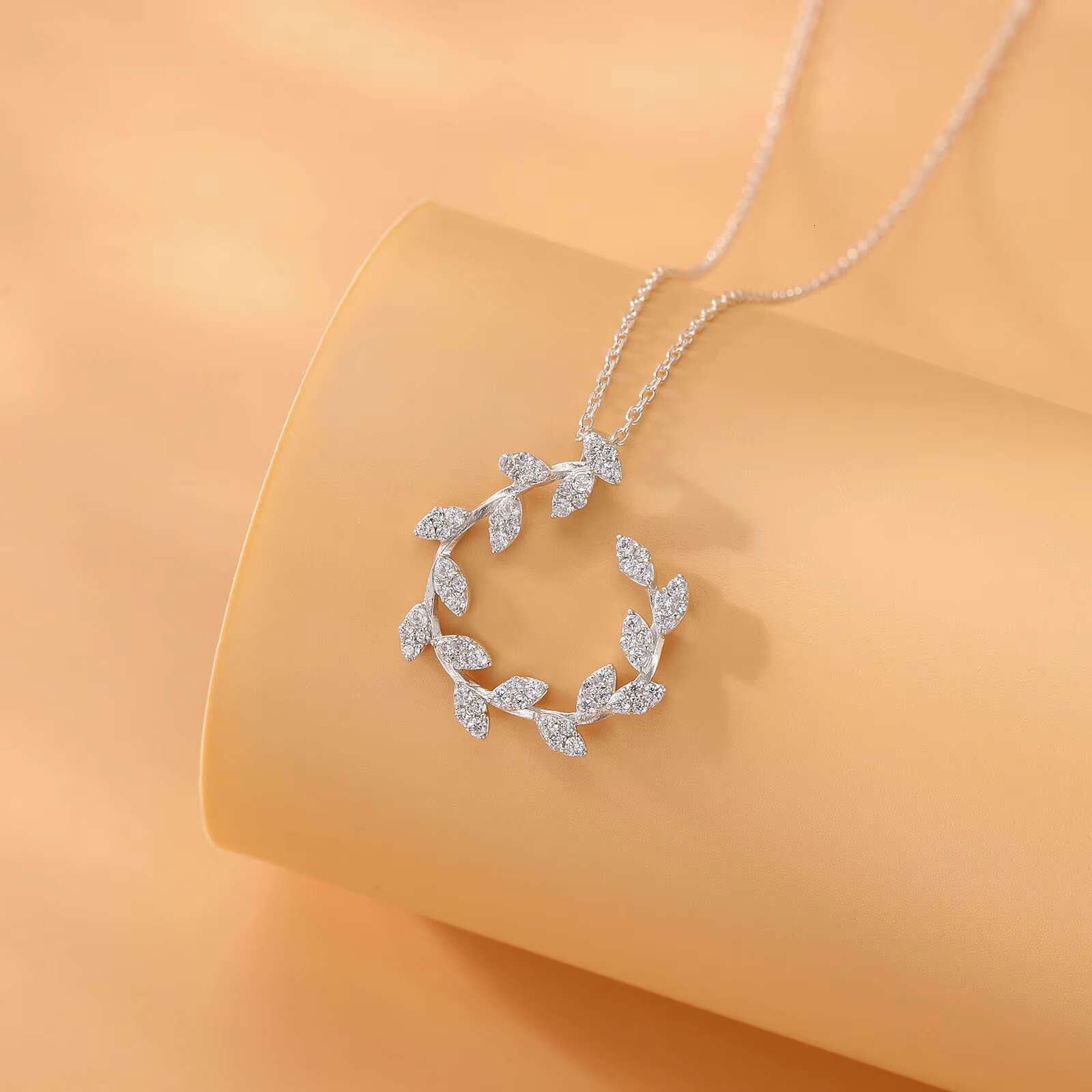 Fashion accessory S pure sier popular leaf white zircon collarbone chain pendant necklace