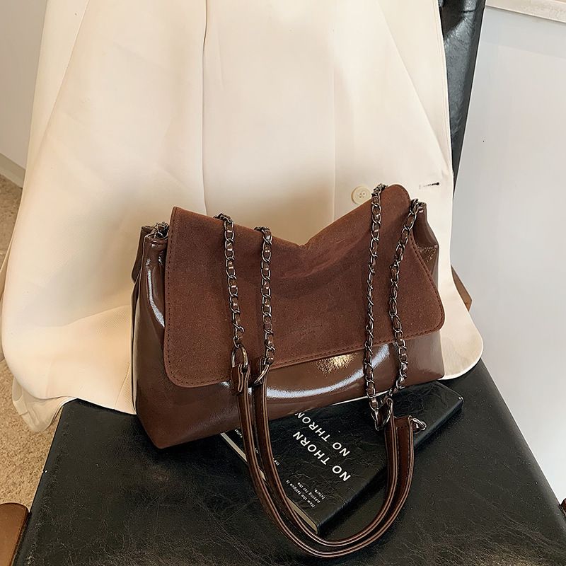 Autumn and winter popular oil wax leather large for women 2025 new matte tote bag, high-end chain crossbody bag