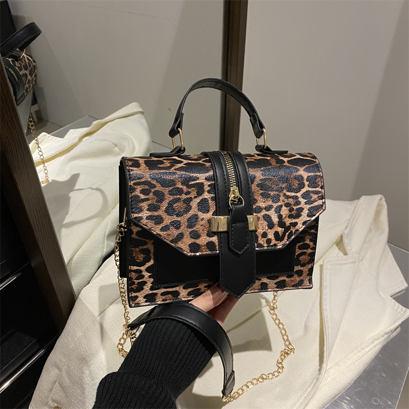 Free Delivery Designer Bag Winter Women's 2025 New Trendy Korean Version Leopard Print Hand Held Shoulder Versatile Chain Diagonal Span Small Squ