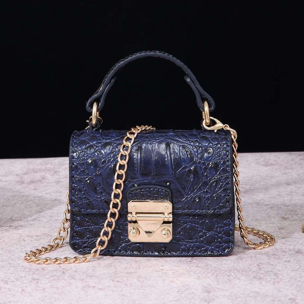 New Minimalist And Fashionable Crocodile Pattern Solid Color Gradient Commuting Convenient Shoulder Bag
