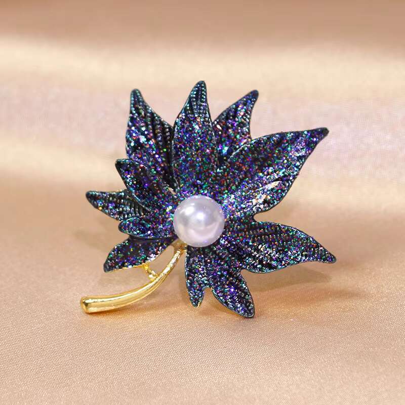 Hot Sale 22 Style Women Luxury Brooches Pins Dainty Designer Rhinestone Crystal Brooch Pearl Flower Fashion Brooch