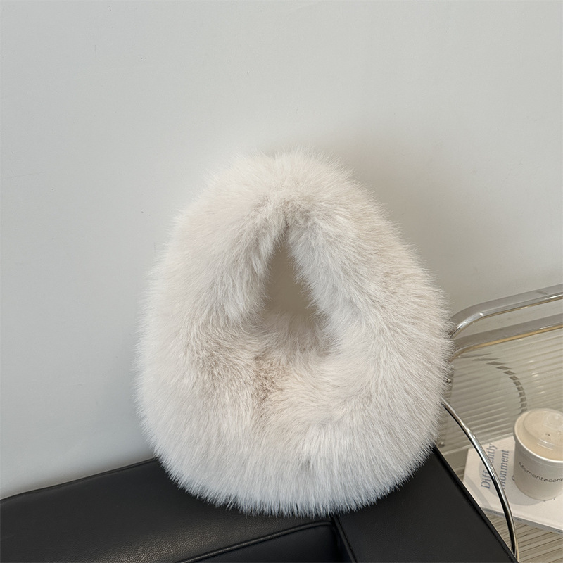 New Style Free Delivery Designer Bag Fashionable For Women Large Capacity 2025 New Autumn And Winter Niche Single Shoulder Hand Held Plush Commuting D