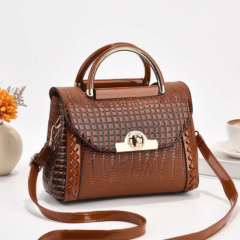 Light luxury internet celebrity, high-end trend, one shoulder crossbody handbag, women's 2025 new fashionable and versatile, niche