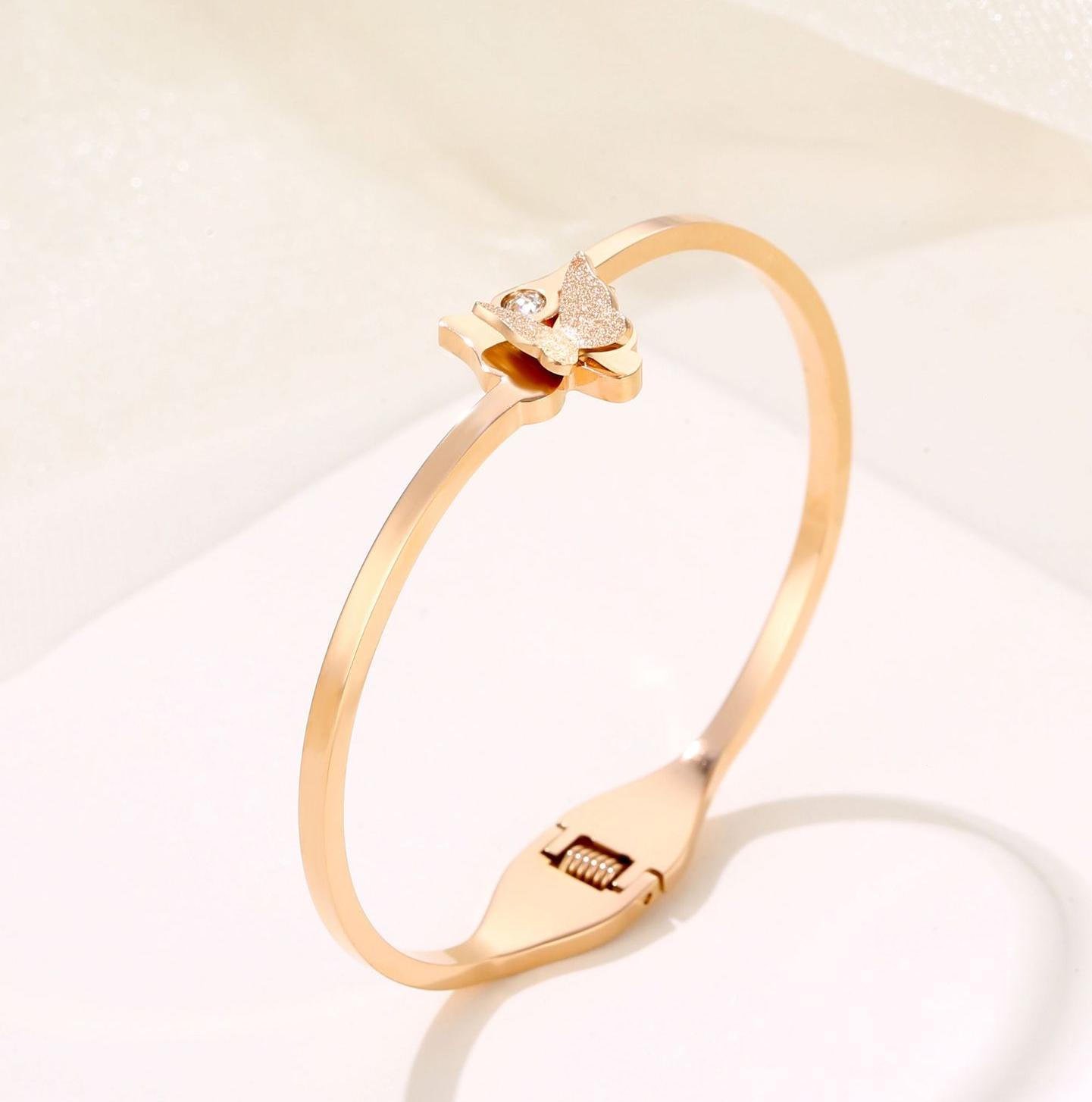 Fashion Gold-Plated Butterfly Open Bangle with Zircon, Non-Fading Stainless Steel, Matte Finish, Perfect Women's Bracelet Wholesale