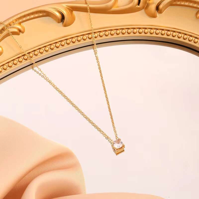 Fashionable, minimalist, classic stainless steel necklace, high-end full set four claw single zircon pendant necklace for women