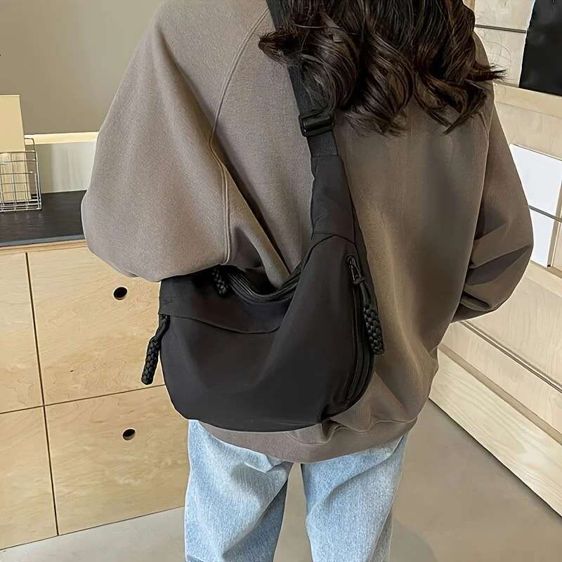 Fashion All-Match Shoulder Messenger Bag, Large Capacity Daily Commuting Sports Leisure Dumpling Underarm Bag