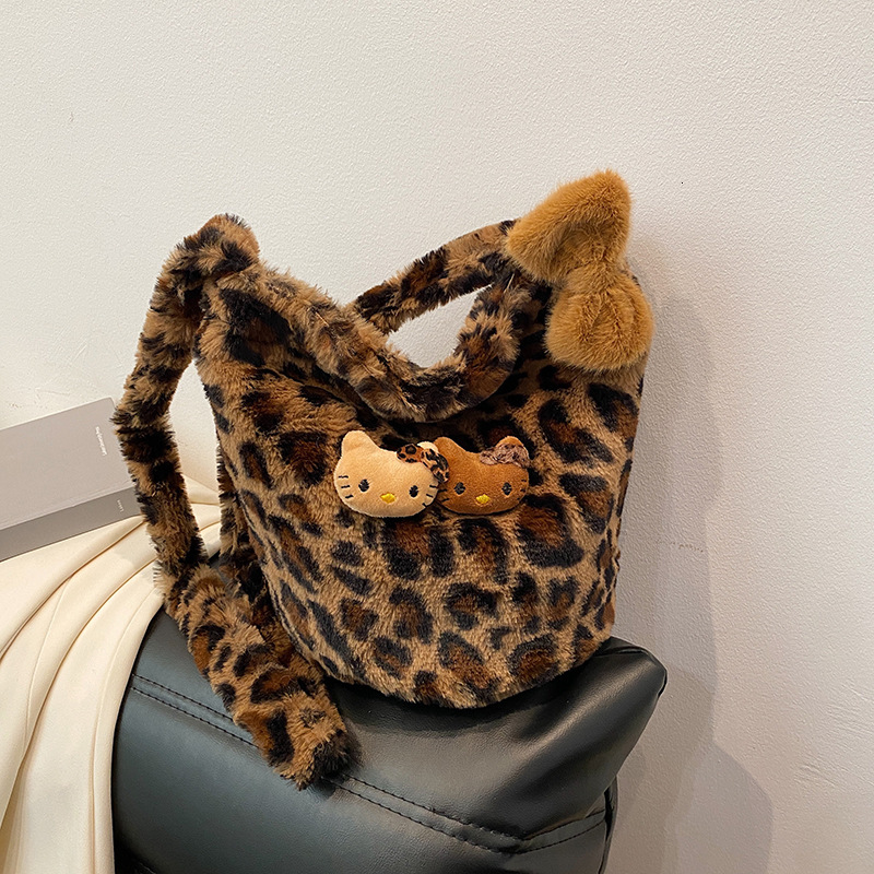 Style Free Delivery Designer Bag Winter Leopard Print Plush For Women 2025 New Fashionable Hand Held Bucket Bag High End Korean Version Single Shoulde