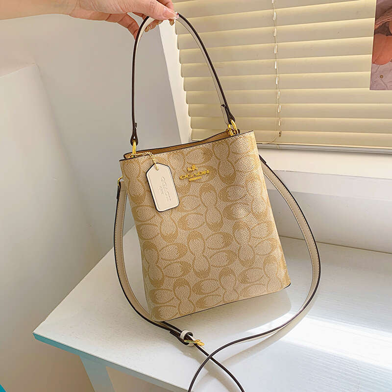 2025 Autumn/Winter New Bucket Women's Fashion Printed Handbag Versatile Large Capacity Shoulder Bag