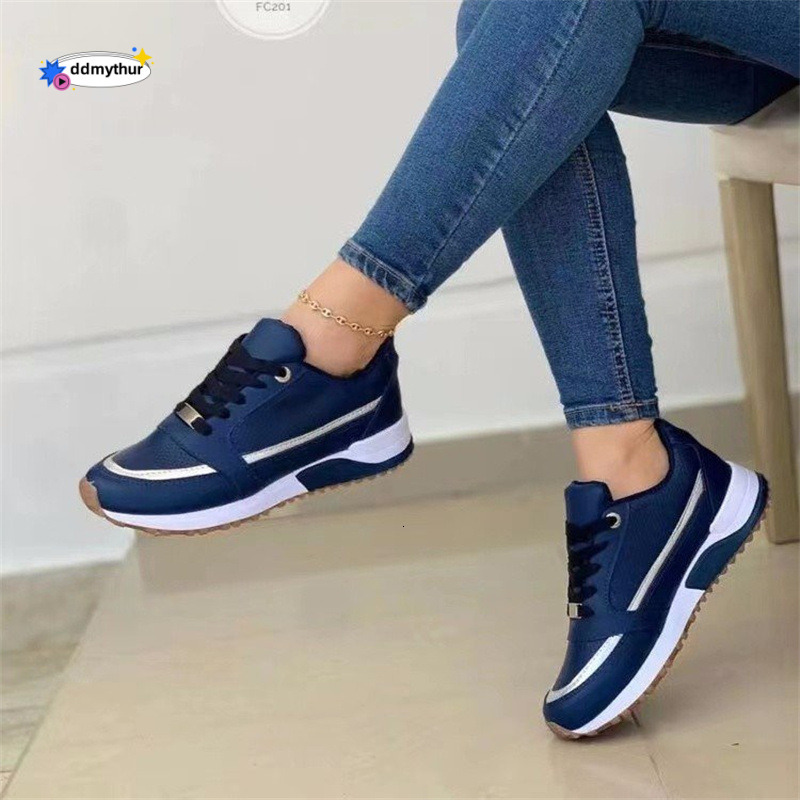 Single shoe 2024 autumn new item, spring and summer thick soled low top lace up flat bottom casual sports shoes, plus size women's shoes ddmythur