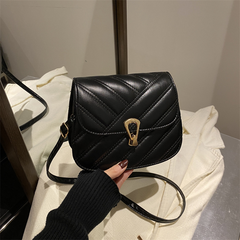 Free Delivery Designer Bag 2025 Women's Small Square Fashion Embroidery Thread Trendy Shoulder Hardware Lock Chain Crossbody Saddle Bag Luxury Ba
