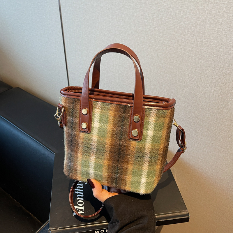 High Quality New Style Free Delivery Designer Bag Versatile Autumn And Winter Handbag New 2025 Fashion Trend Shoulder Plaid Crossbody Women's Buc