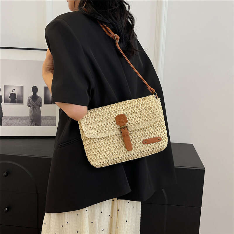 Summer Fresh and Fashionable Beach Small for Women 2025 New Internet Celebrity Straw Woven Crossbody Bag