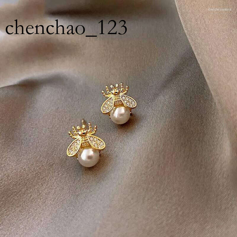 Stud Earrings 2023 Korean Exquisite Honey Bee Pearl Fashion Temperament Versatile Small Elegant Ladies Jewelry