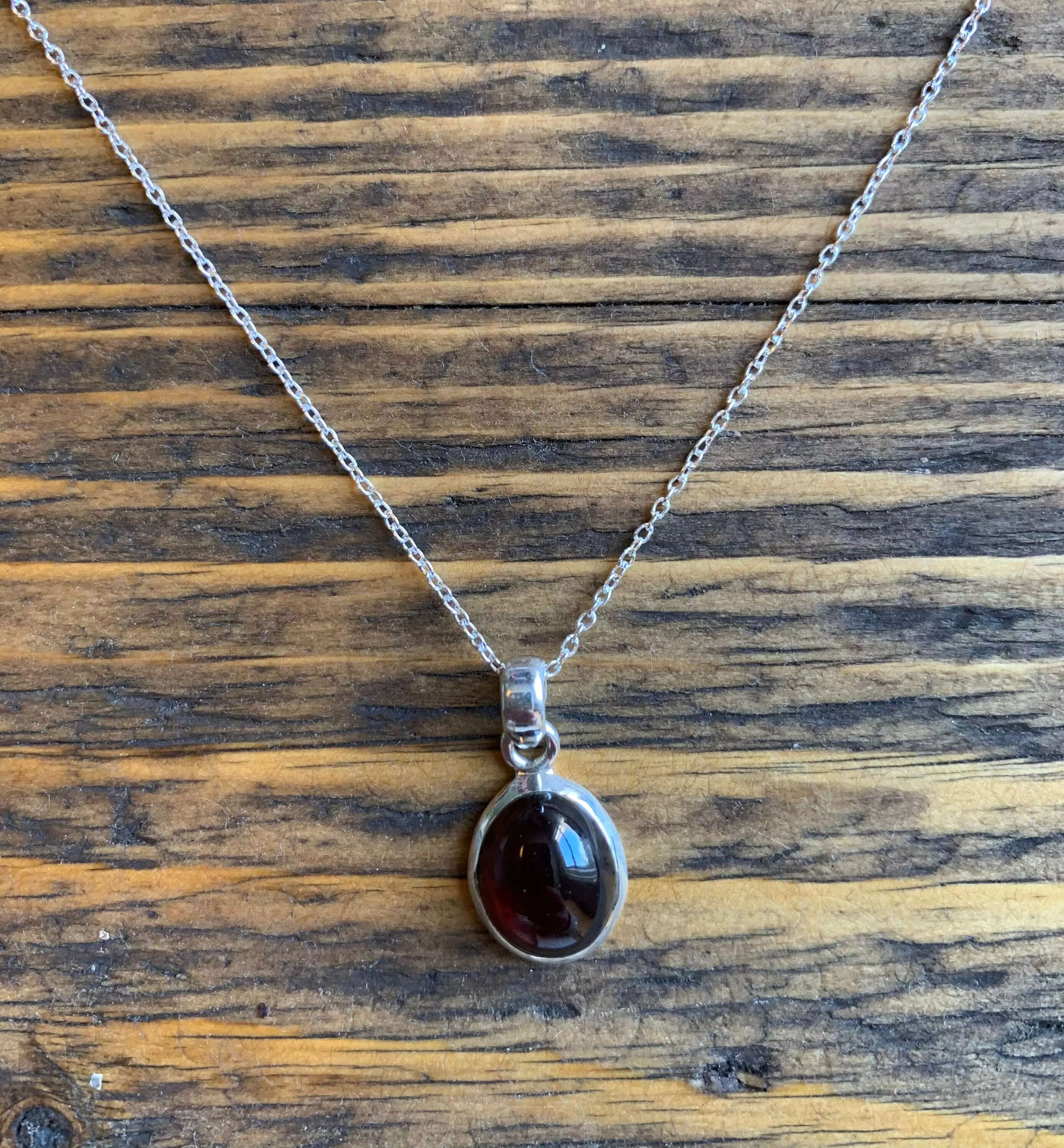 Trendy and fashionable accessory S pure sier red oval cut garnet pendant women's necklace