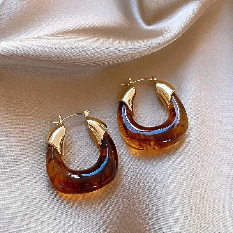 European And American Retro Brown Resin Letter U-shaped Geometric Hoop Earrings For Women Fashion Simple Metal Jewelry Gifts Y250510