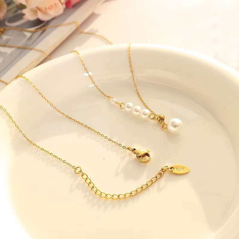 Minimally designed fashionable jewelry with original stainless steel gold-plated pearl pendant for women's necklace