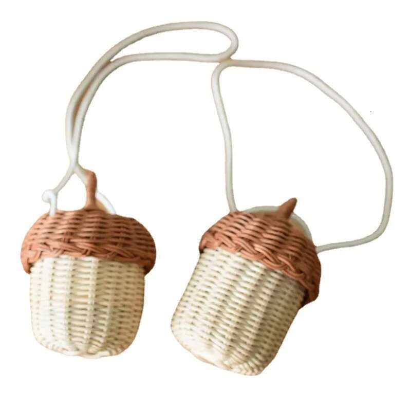 New Acorn-Shaped Storage Basket Hand-Woven Round Rattan Bucket Tropical Beach Style Woven Shoulder Bag Photo Props