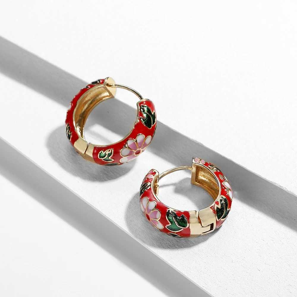 New Fashion Enamel Flower Huggie Hoop Earrings for Women Vintage Boho Circle Small Earrings Statement Jewelry 2022 Brincos Gifts Y250510
