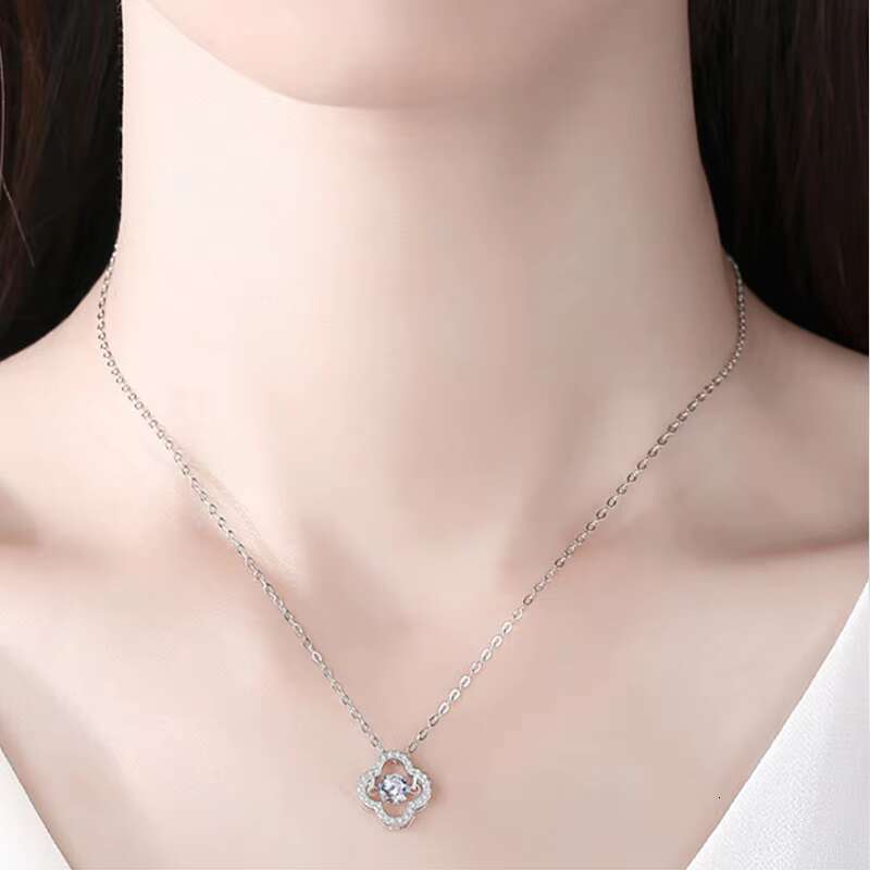 Ladies' Moissanite pendant necklace