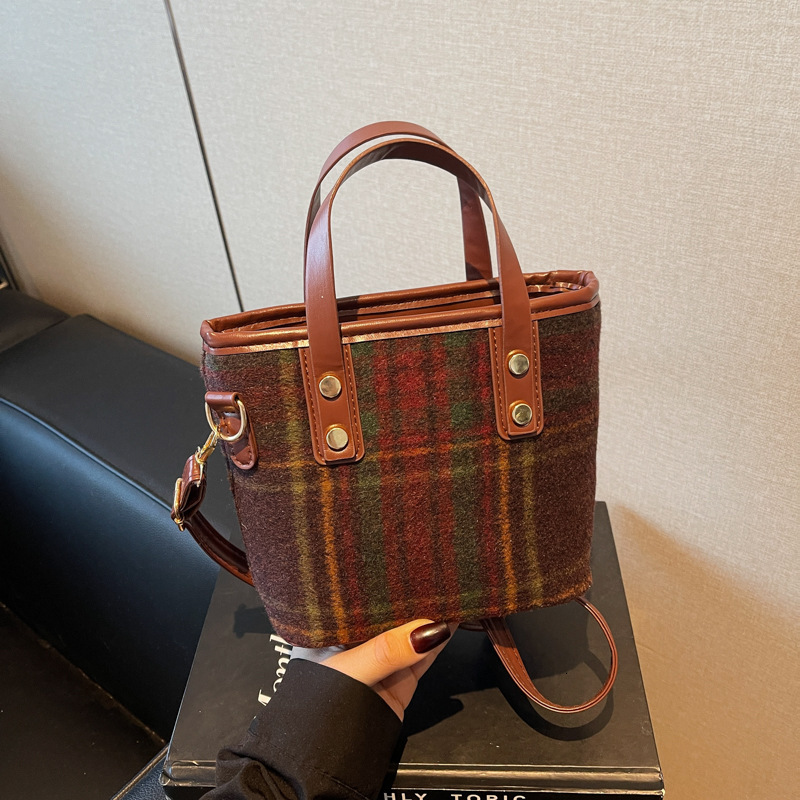 High Quality New Style Free Delivery Designer Bag Versatile Autumn And Winter Handbag New 2025 Fashion Trend Shoulder Plaid Crossbody Women's Buc