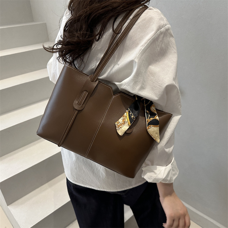 Fashion Splicing Handheld Tote Women's 2025 Summer New Style Silk Scarf Light Luxury Shoulder Commuter Underarm Bag