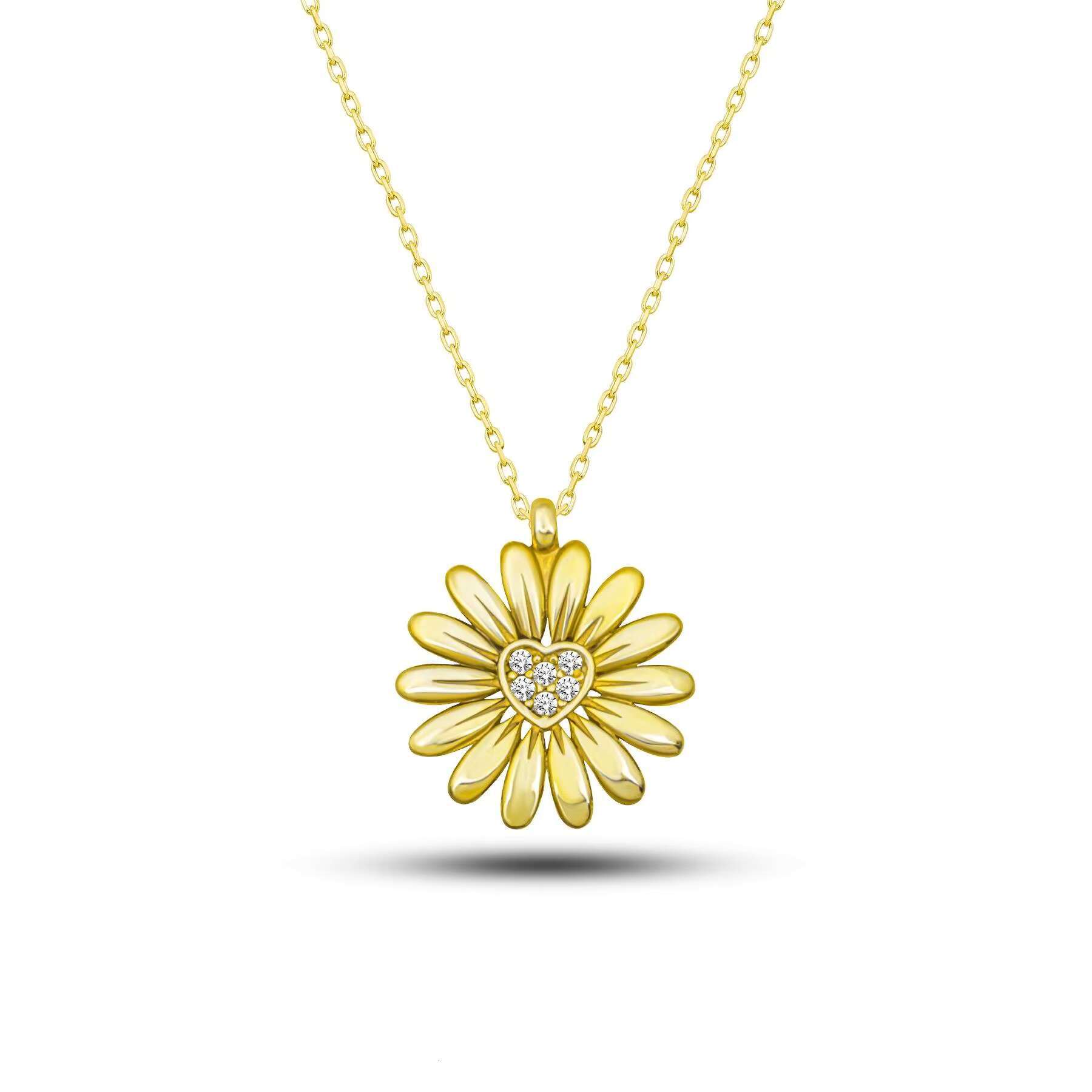 pure sier daisy pendant necklace paired with zircon stone female gift
