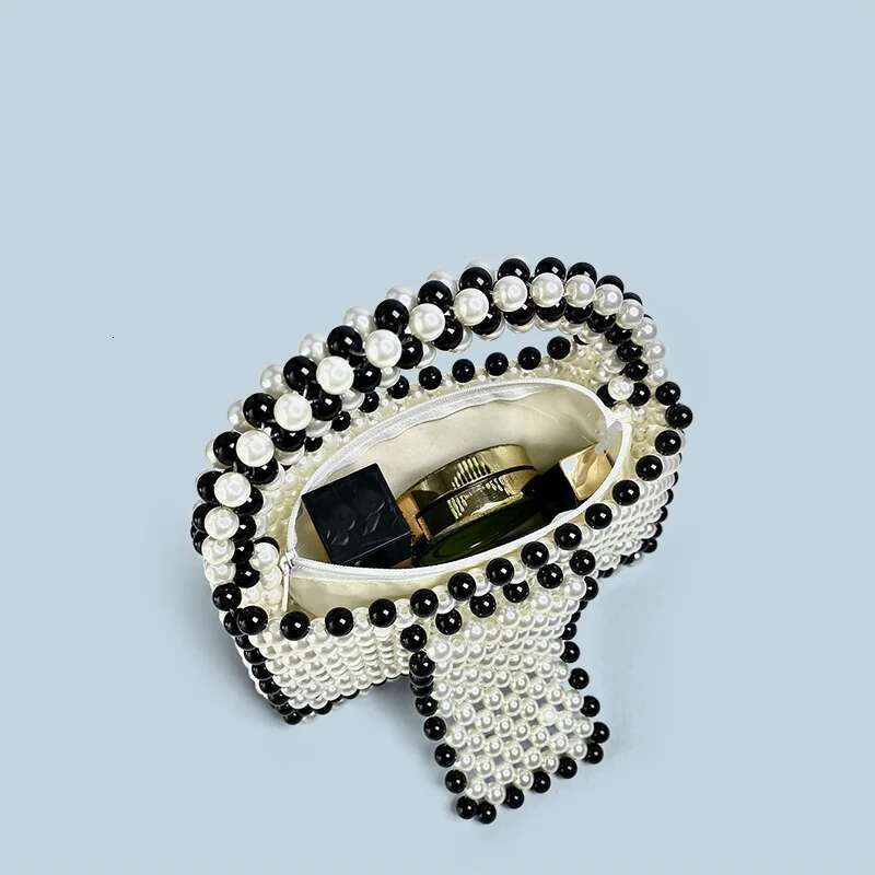 European And American Style Niche Design, High-End Texture, Pure Handmade Bead Color Blocked Flip Handbag