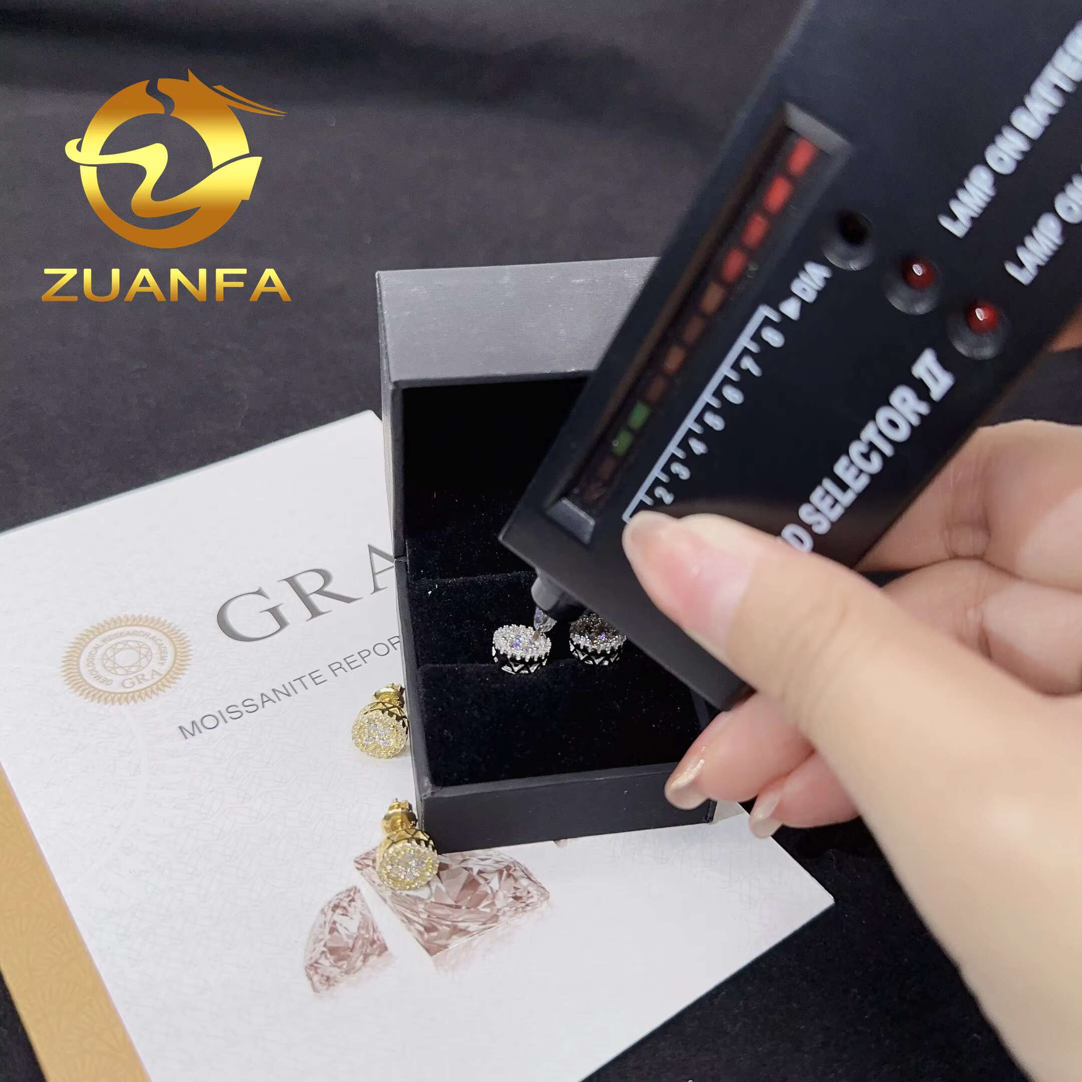 Zuanfa Jewelry Hiphop Earrings 4 Round Middle Moissnite Back Stud Earrings Women Men Silver Moissanite Rapper Earrings
