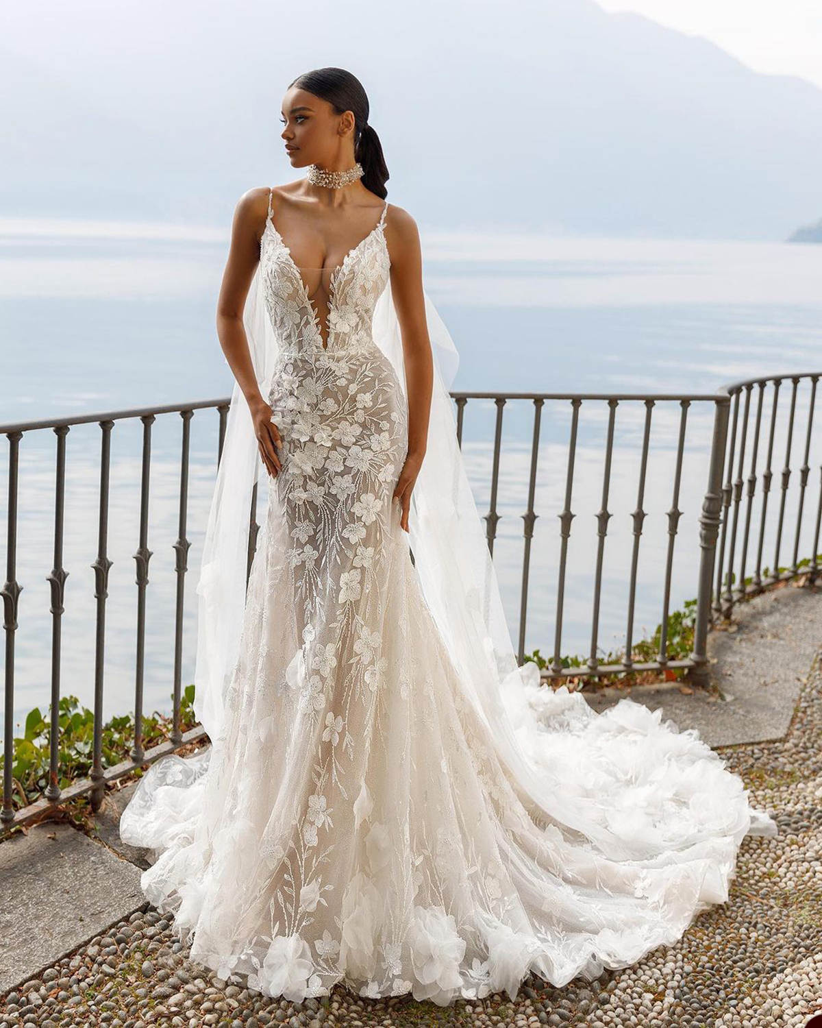 Beach Mermaid Wedding Dress Deep V Neck Backless Bridal Gowns Illusion 3D Flowers Appliques Bride Dresses
