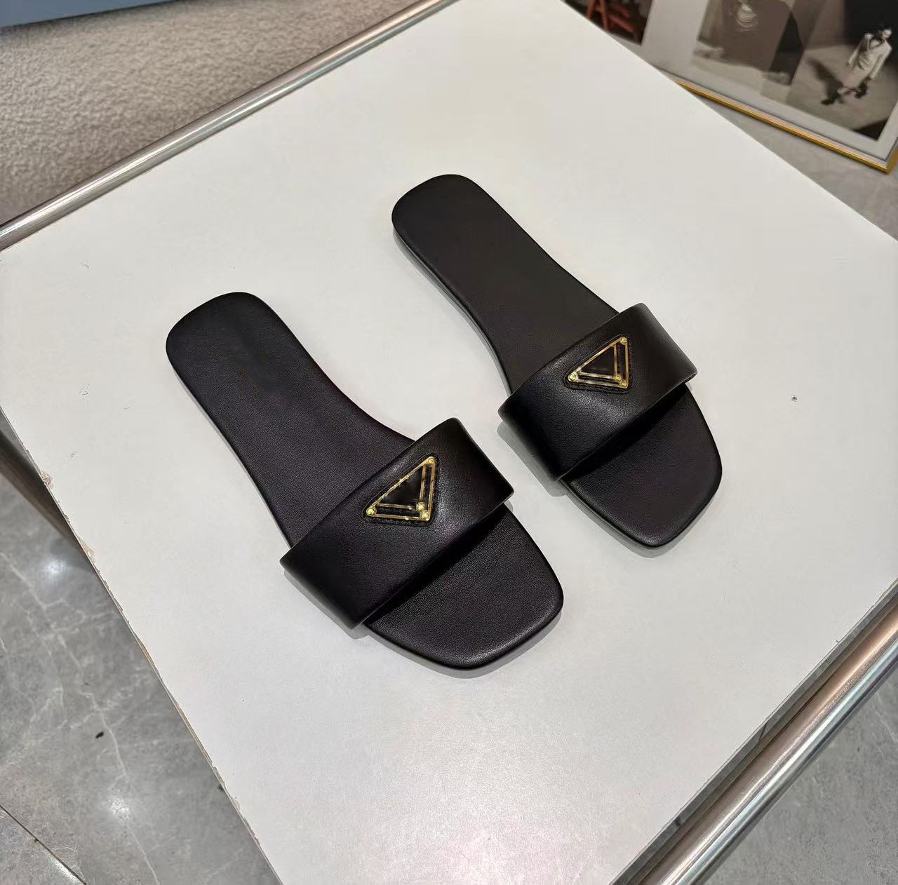 Sandal Summer Sandals Designer Women Flip Flops Slipper Fashion Genuine Leather Slides Metal Chain Ladies Casual Shoes