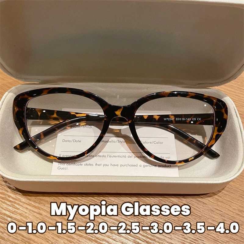 2024 Ultra Light Unisex Transparent Eyewear Fashionable Anti Blue Light Near Sight Glasses Retro Cat Eye Korean Myopia Glasses W250513