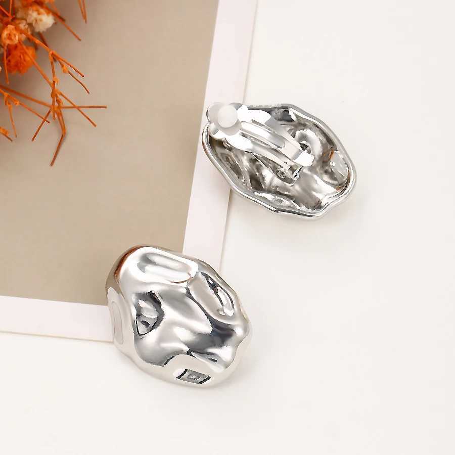 Vintage Gold Plated Chunky Irregular Hammered Clip on Earrings for Women Minimalist Geometric Non Pierced Earrings Party Gift Y250510