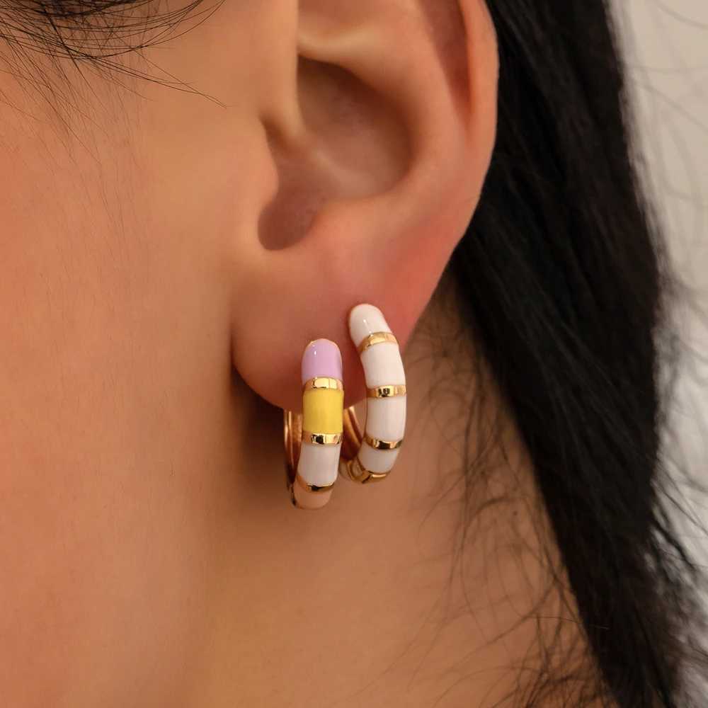 Cute Enamel Colorful Block Huggies Earrings for Women Rainbow Color Gold Plated Round Circle Ear Buckles Tiny Piercing Earrings Y250510