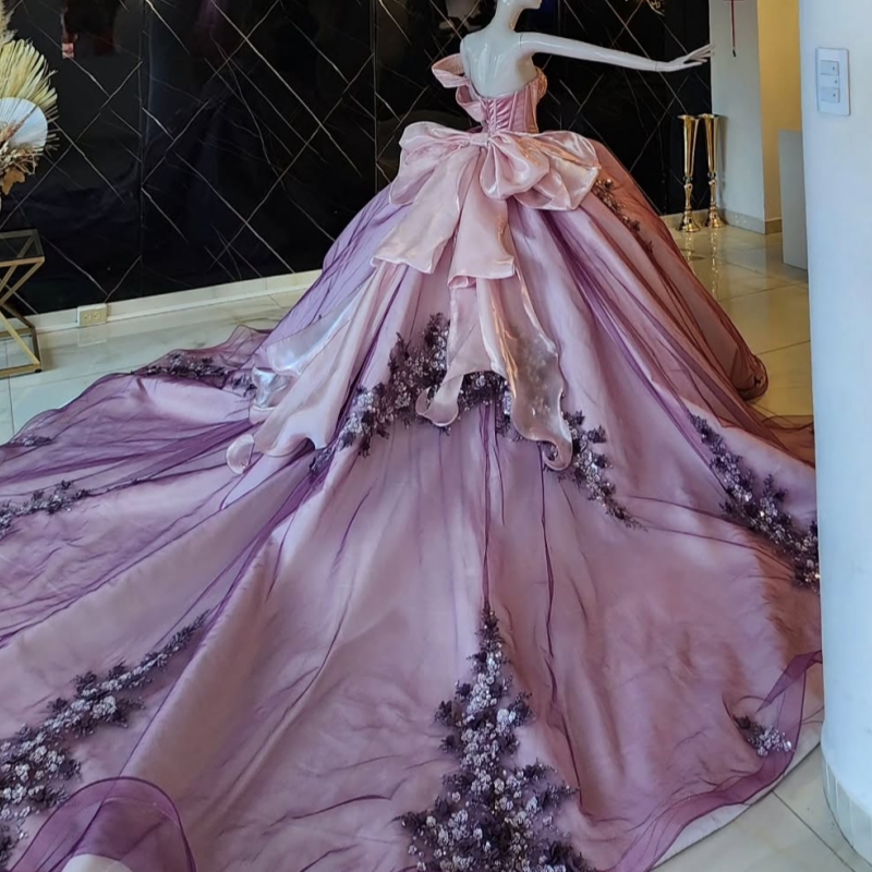 Light Purple Quinceanera Dresses Off Shoulder Ball Gown Sweet 16 Dress Applique Lace Bow Beading Crystal Tull Birthday Party Vestidos 15 Anos