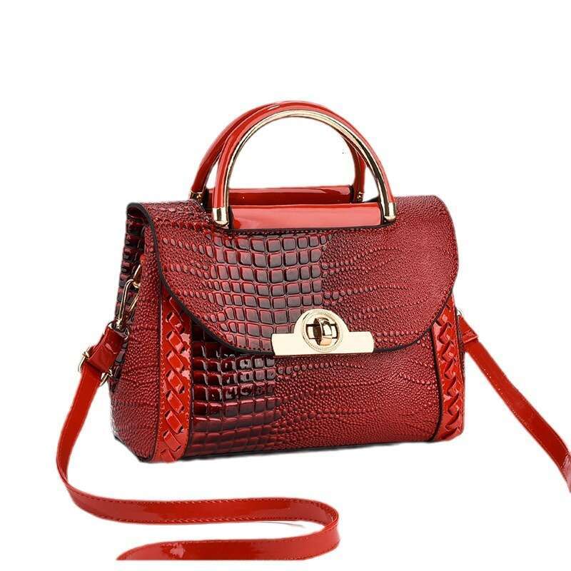 Light luxury internet celebrity, high-end trend, one shoulder crossbody handbag, women's 2025 new fashionable and versatile, niche