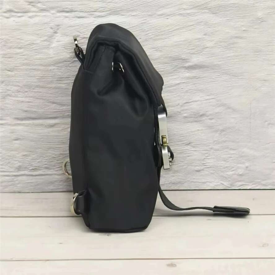 Hot Ins All Seasons 1017 Alyx 9sm Backpacks Men Women Black Outdoor Travel Metal Socket Letter Zipper Opening Nylon Bags