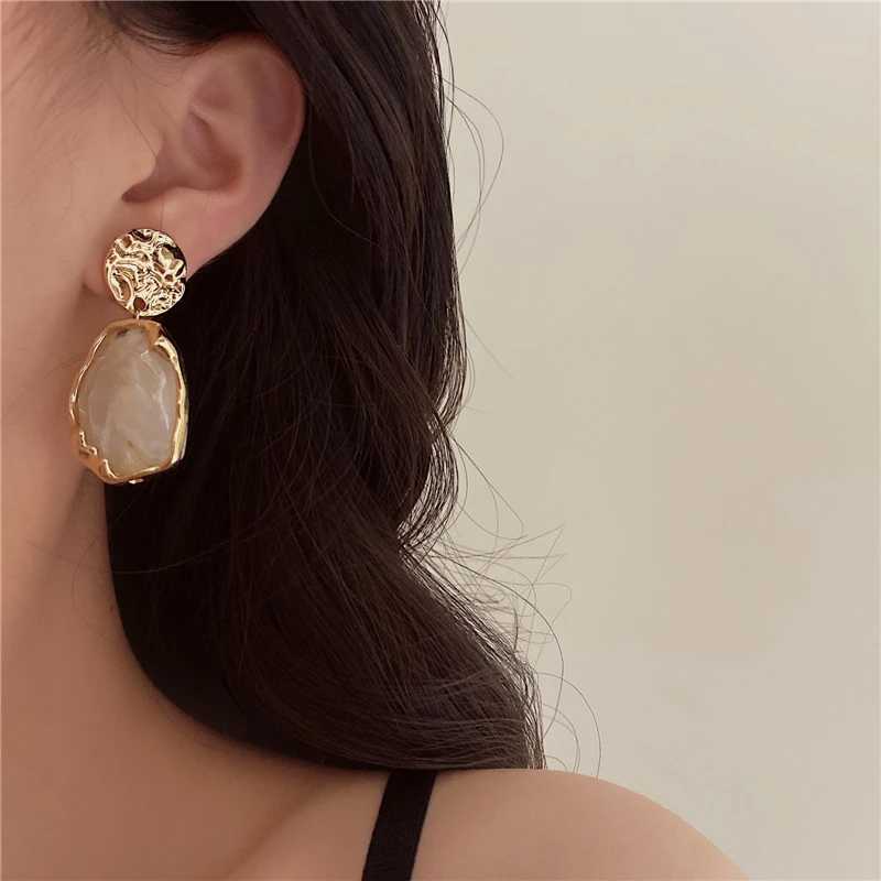 Korea 2024 New Geometry Irregularity Resin Stud Earrings for Women Fashion Wedding Party Jewelry Gift Wholesale Y250510