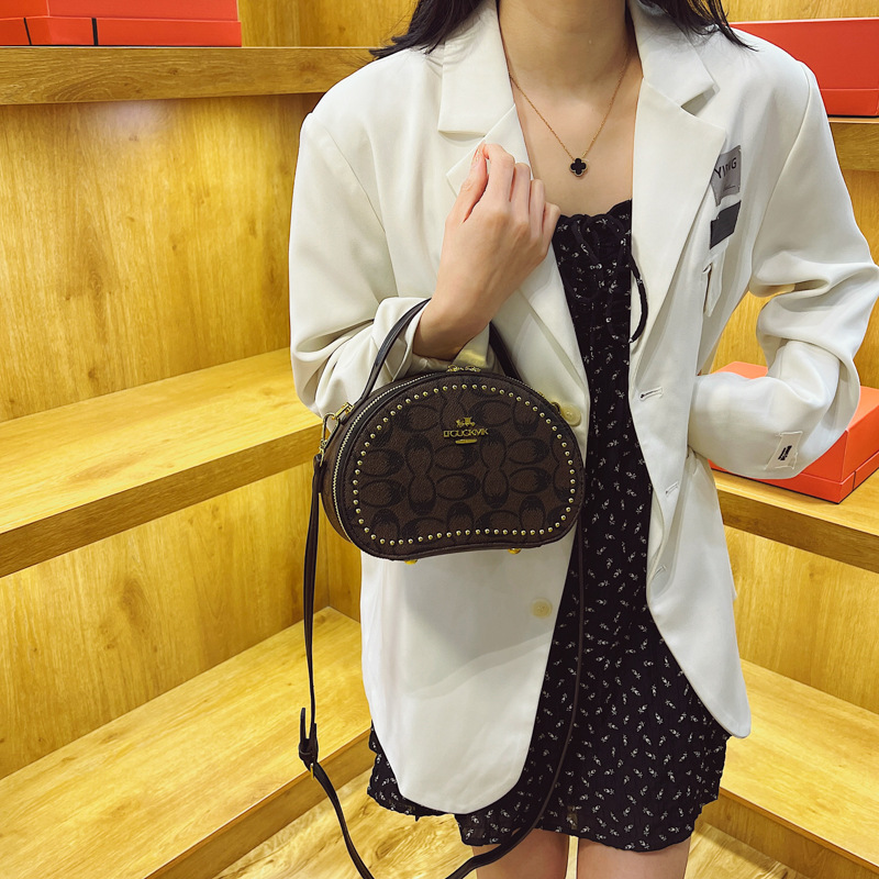 Versatile small round bag, fashionable box handbag new embossed print single-shoulder bag