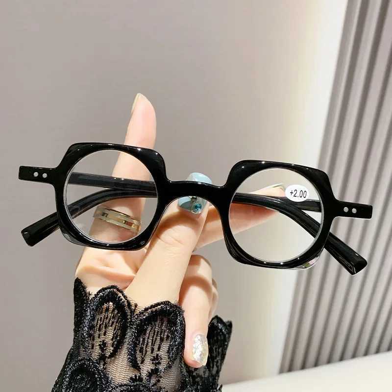 Retro Anti Blue Light Presbyopia Glasses for Women Men Trend Computer Reading Eyeglasses Personalized Presbyopia Elderly Eyewear W250513