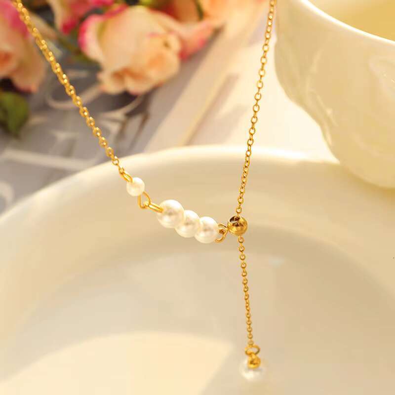 Minimally designed fashionable jewelry with original stainless steel gold-plated pearl pendant for women's necklace