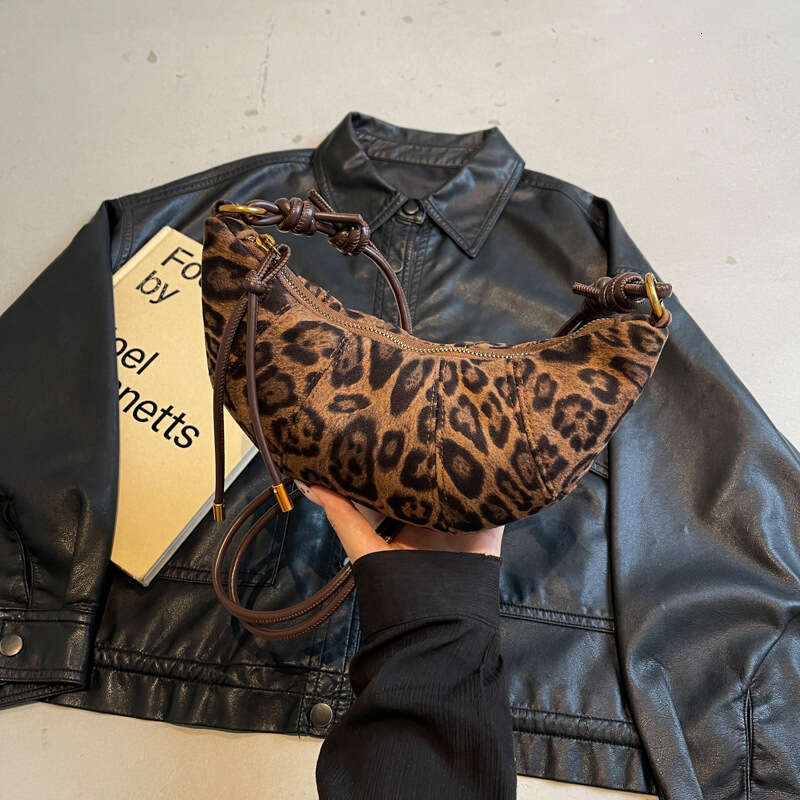 Fashion crossbody versatile dumpling 2025 new frosted leather popular women's shoulder bag