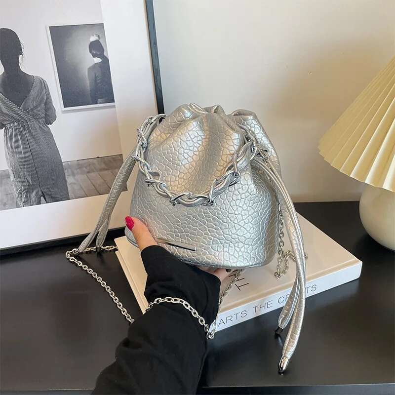 2025 Women's Bucket Bag, Minimalist Crossbody Shoulder Purse With Chain Strap, Chic Versatile Everyday Bag