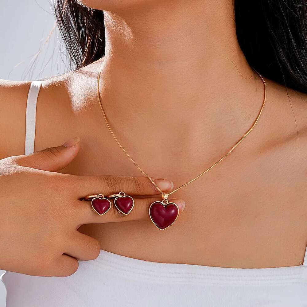 3Pcs Vintage Red Heart Pendant Set For Women Simple Gold Color Necklace Earrings Fashion Female Party Jewelry
