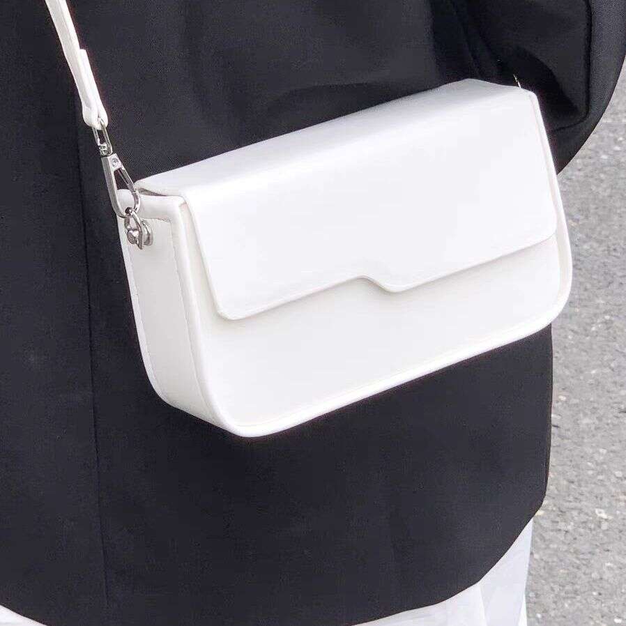 popular high-end texture for women, 2025 new trendy versatile crossbody bags French niche fashion shoulder bags