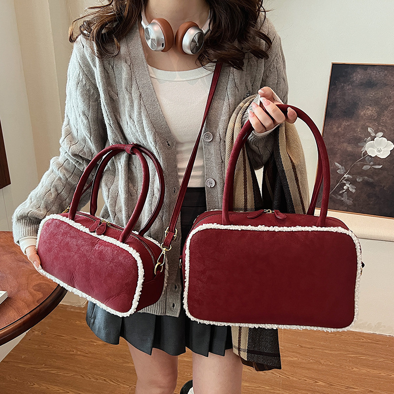 Bowling armpit 2025 new fashion trend large capacity contrasting color handbag shoulder women's bag
