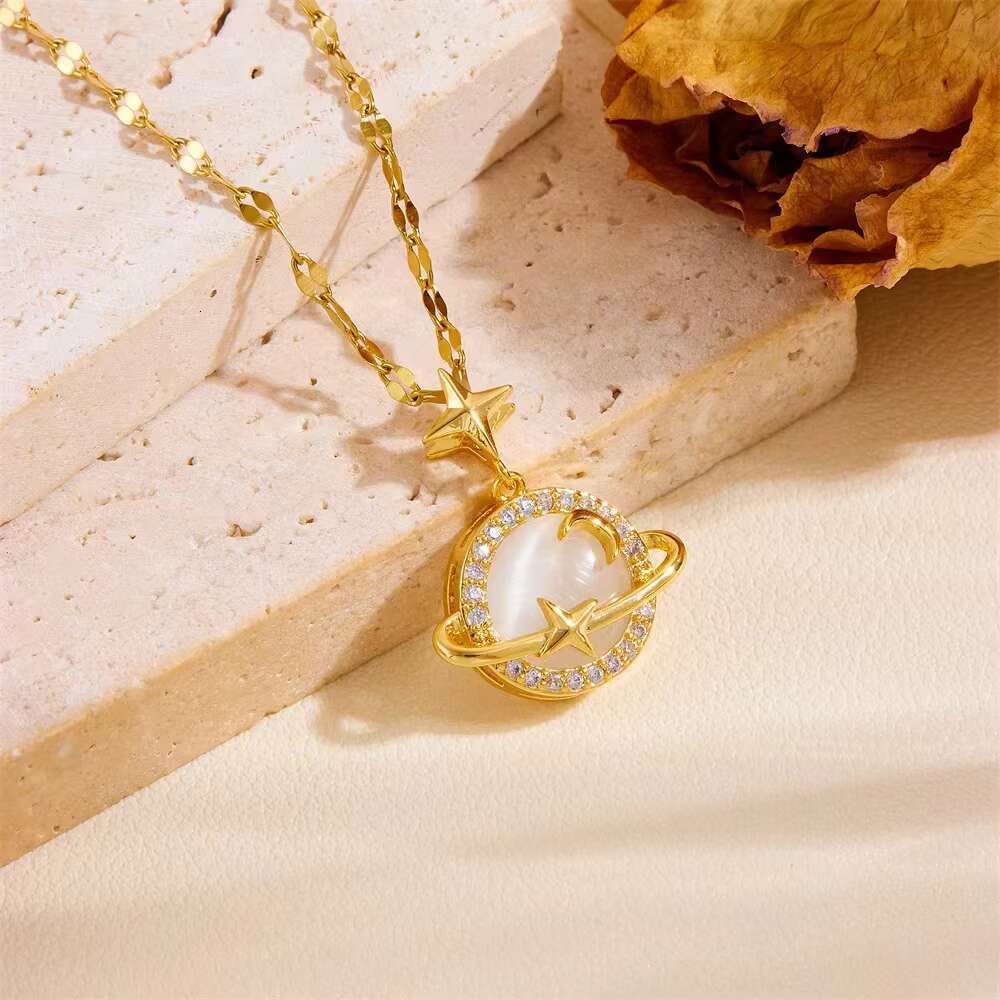 Trendy Fashion Made in China Stainless Steel Gold Saturn Pendant Necklace Accessories for Women