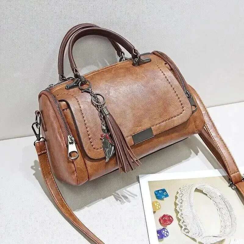 One Shoulder Bag Tassel Decor Handbag Women S Large Capacity Shoulder Bag Fashion Zipper Crossbody Bag With Removable Strap KQ